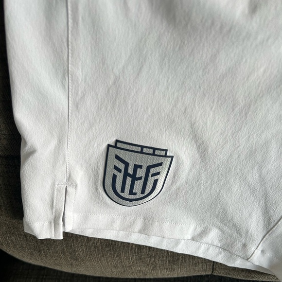 Marathon Authentic Ecuador National Soccer Team White Shorts Men’s Sz XL - Picture 2 of 5
